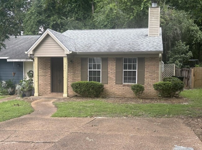 Photo - 447 Richview Park Cir W