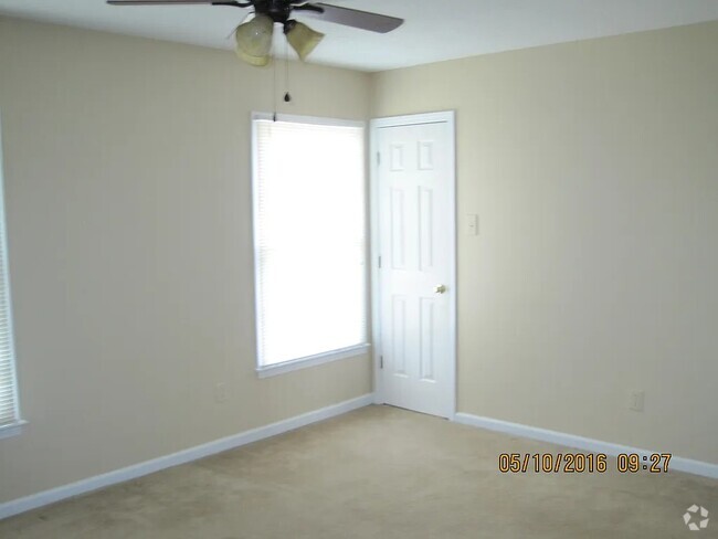 Building Photo - 3722 Wax Myrtle Dr Rental