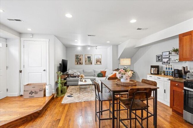 Photo - 2 bedroom in Chicago IL 60642 Unit 1F