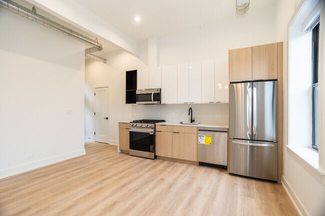 Photo - 2256 N Sawyer Ave