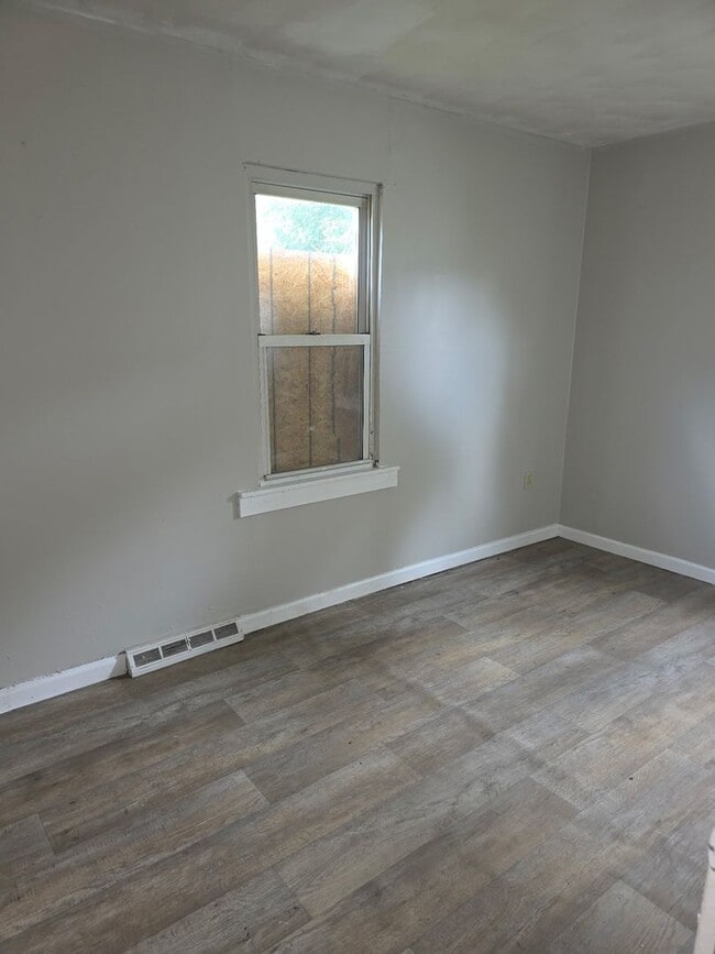 Photo - Spacious 3BD/2BA Home