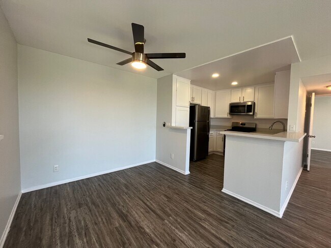 Photo - 5235 Kester Ave