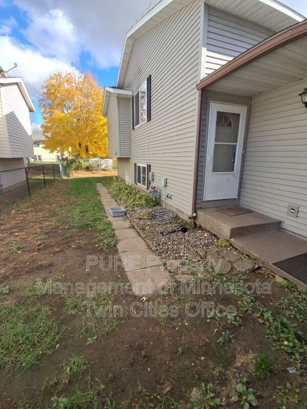 Building Photo - 531 Tiffany Dr