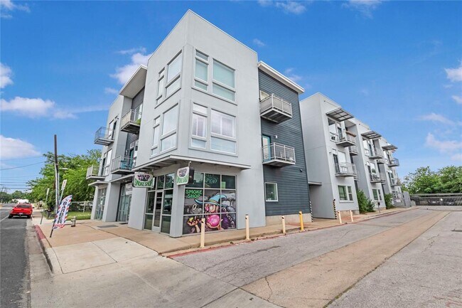 Photo - 2931 E 12th St Condo Unit 103