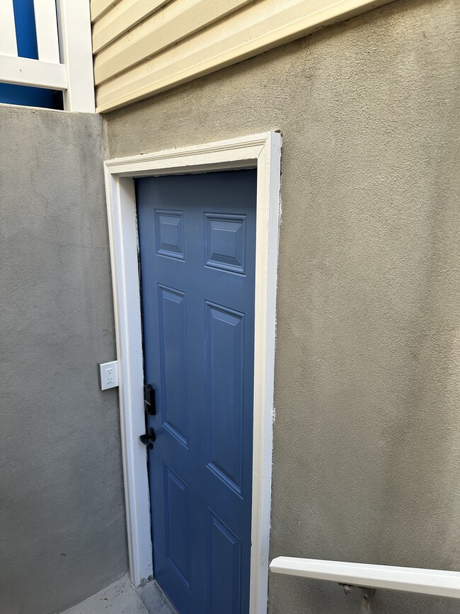 Photo - 4348 N Maple Dr Unit Basement Apartment