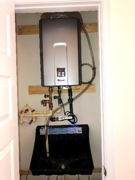 On-demand Hot Water system - 6205 W STONEPATH GARDEN DR Casa Adosada