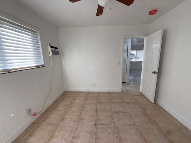 Photo - 323 NW 4 Ave Hallandale, FL 33009