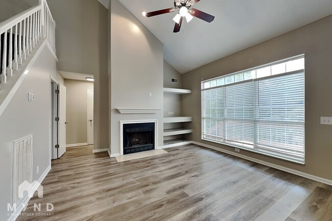 Photo - 3100 Creekview Ln