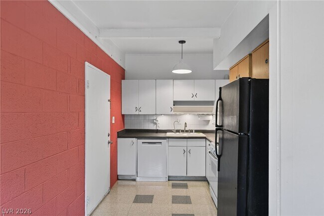 Photo - 1305 E Phillips Ave