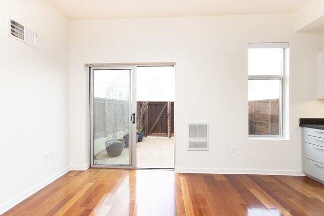 Photo - 451 Kansas St