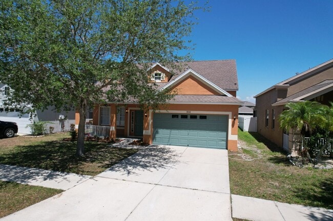 Building Photo - 4 Bedroom - 2.5 Bath - Two Story - Large Patio
