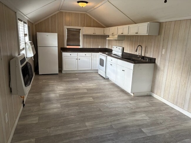 Photo - 2410 N Hwy 25 W