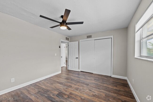 Building Photo - 1560 Colonial Blvd Unit 222 Rental
