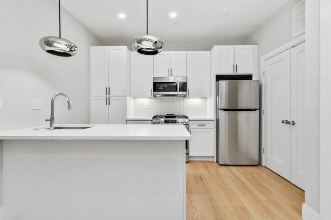 Photo - 184 Paris St Unit 2