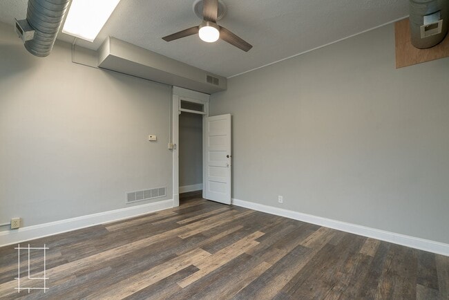 Photo - 903-903 Oak St Unit 901.5 Oak St.