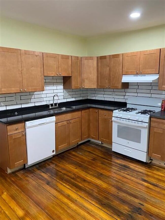Building Photo - 119 Harvard St Unit 6 Rental