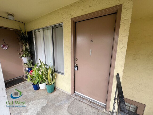 Photo - $2,095 - One Bedroom One Bath Apartment - ... Unidad 6