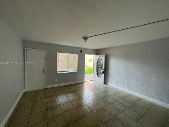 Photo - 2330 NW 11th St Unit 9