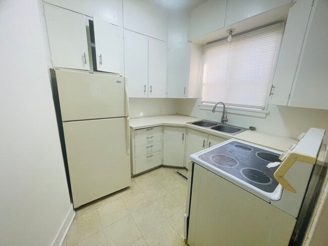 Photo - 2512 Jones St Unit 2512 Jones Street - Apt 1