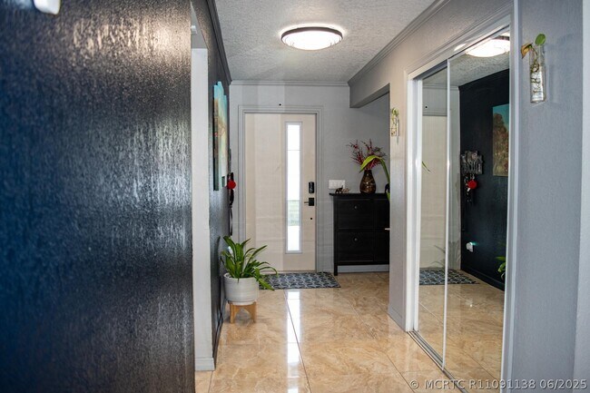 Photo - 5432 Sandhurst Cir S