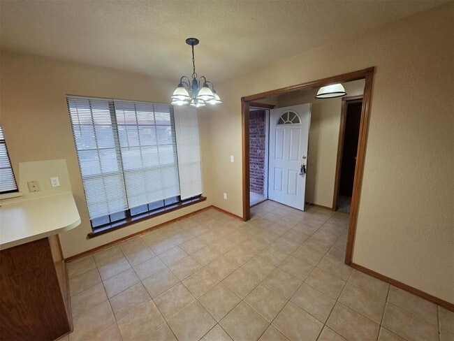 Photo - 1917 Overland Trail