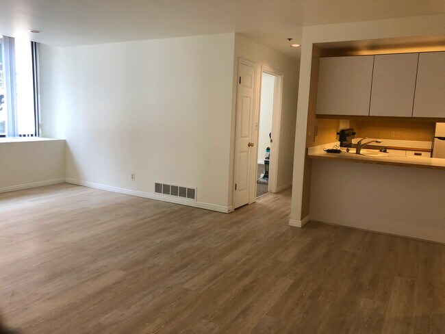 Photo - 44 Broadway Unit 708S