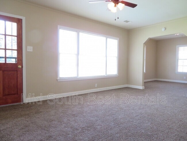 Photo - 2676 James Rd