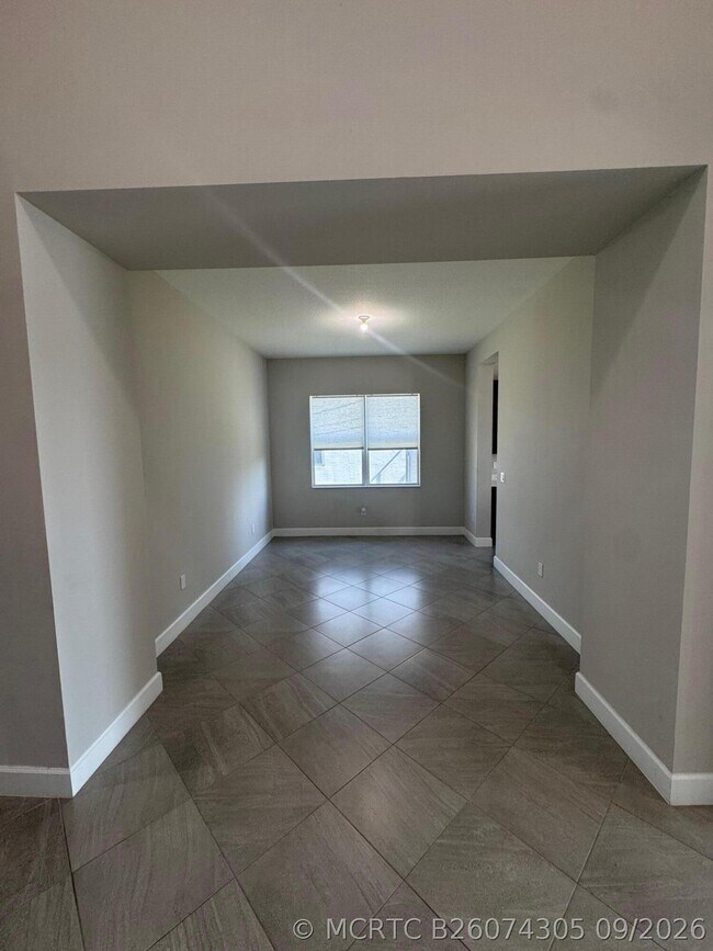 5585 Macoon Wy