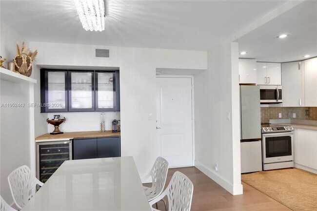 Photo - 100 Bayview Dr Unit 1008