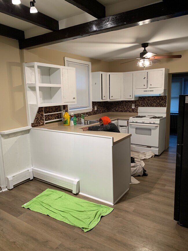 Photo - 885 N 27th St Apartments Unit 1