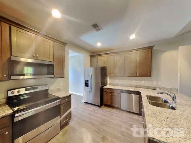 Photo - 825 Ellyson Dr