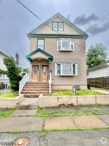 Building Photo - 826 E Curtis St Unit 2 Rental