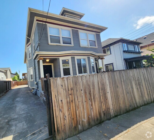 Building Photo - 673 35th Street Rental