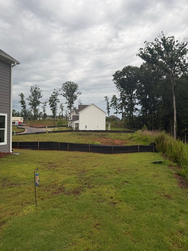 225 Hickory Grv Ln