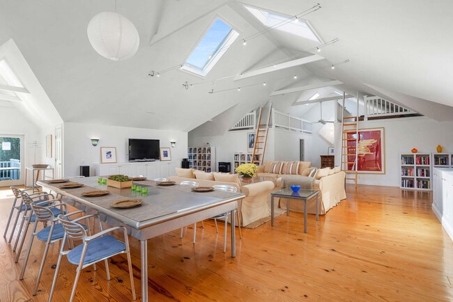 Photo - 7470 Sound Ave Unidad ID1261530P