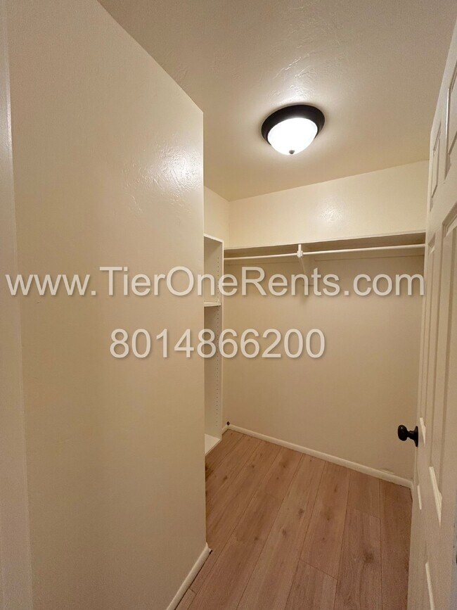 Photo - Move-in special: $500 off First months rent