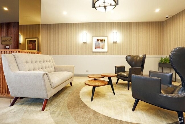 Photo - 4600 N Clarendon Ave