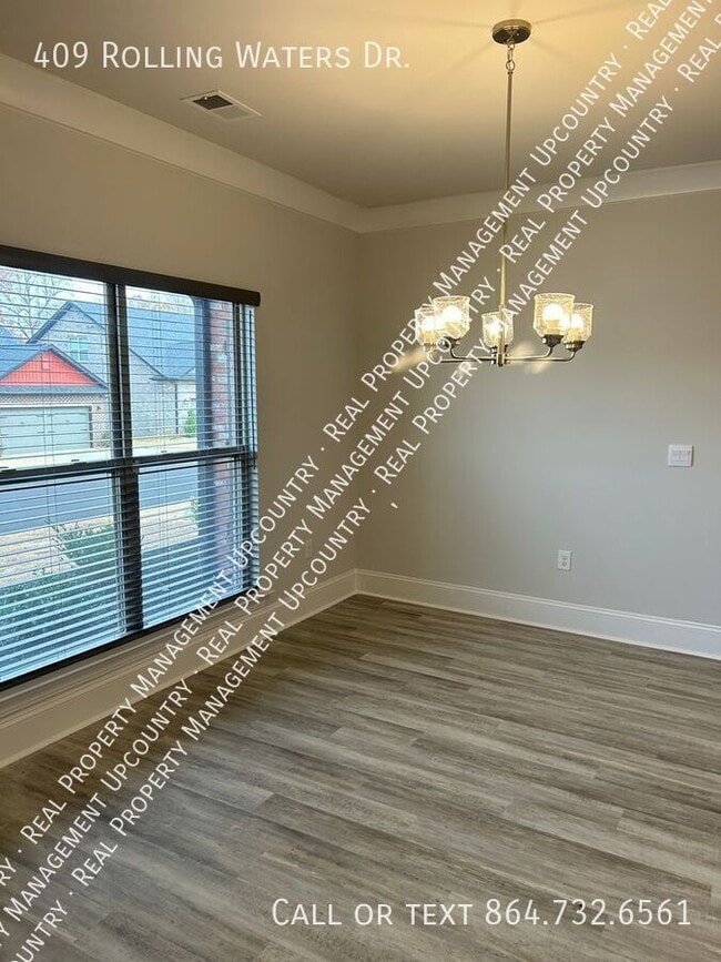 Photo - 409 Rolling Waters Dr