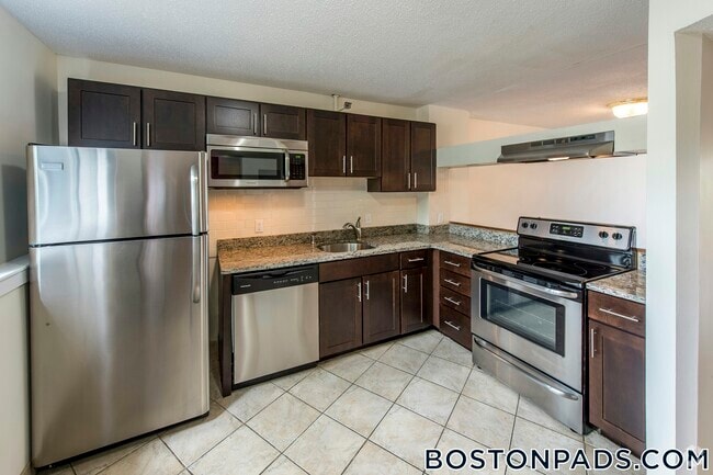 Building Photo - 148 N Beacon St Rental