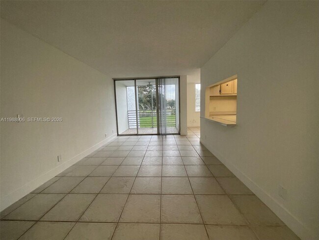 Photo - 9441 Live Oak Pl Unit 209