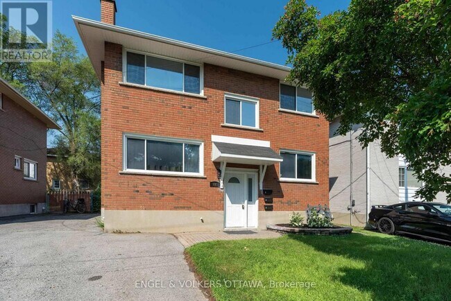 Photo - 896 Pinewood Crescent Unité 3