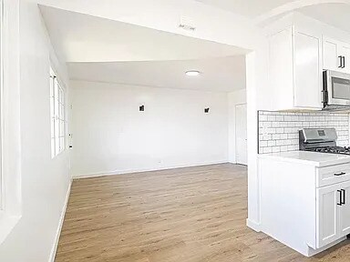 901 Centinela Ave
