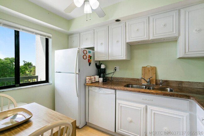 Photo - 3000 Presidential Way Unit 401