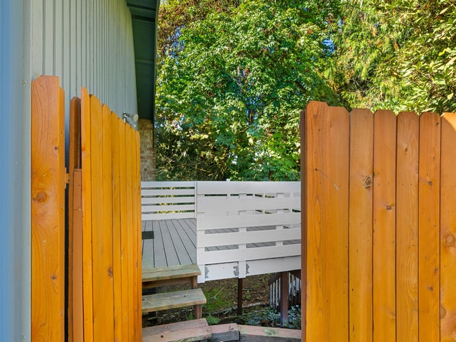 Photo - 1107 Meadowview Ct