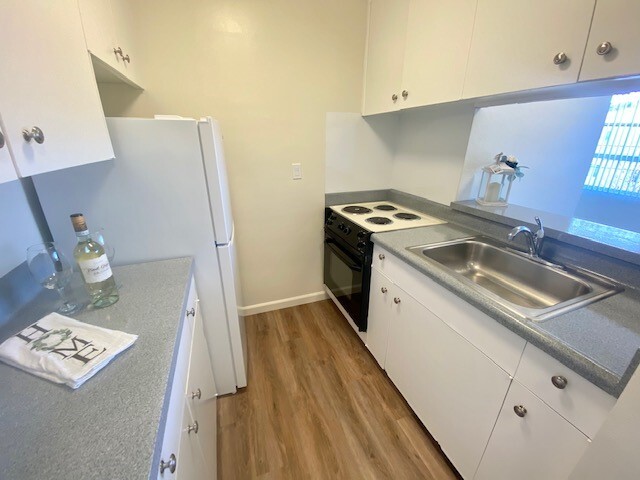 Photo - 3633 Colegrove Apartments