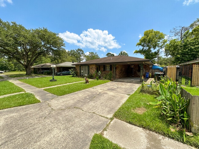 Photo - 105 Felder Dr