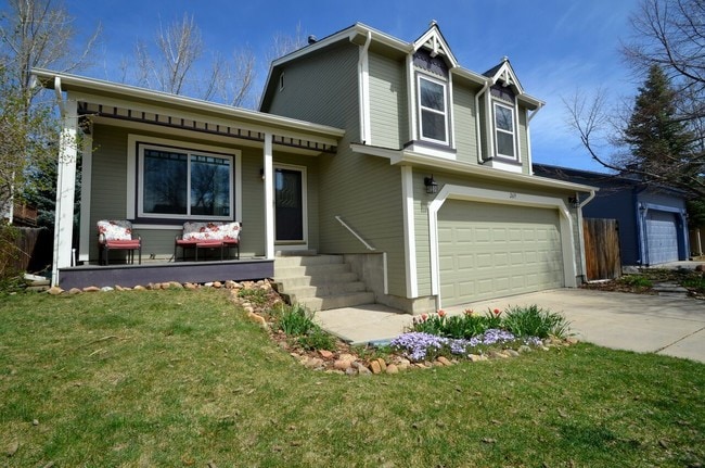 Photo - Fantastic 4BR, 3.5BA! Deck, FP, great yard, location!! (Regal)