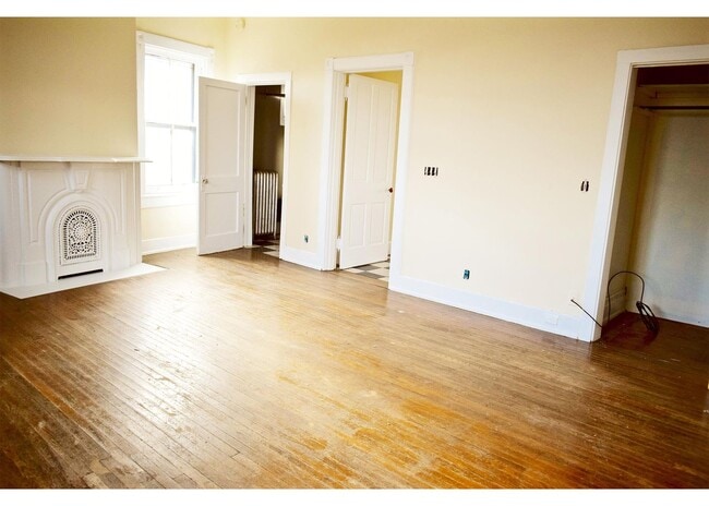 Building Photo - 2215-2217-2219 Ohio Avenue Unit 2215-03