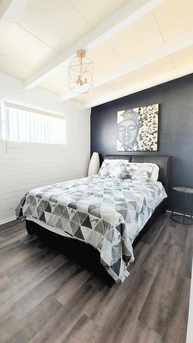 Photo - 9822 N 15th St