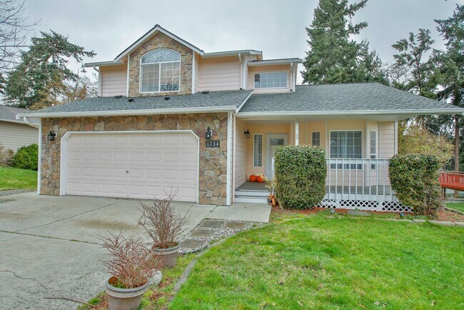 Building Photo - Lovley Home in Oak Harbor and Pet Friendly!